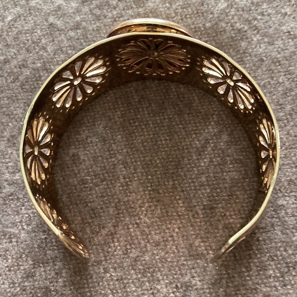 Vintage Copper Cuff Bracelet with Cream Stone - Picture 5 of 5